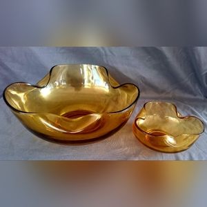 Vintage Anchor Hocking amber folded scalloped glass bowls set